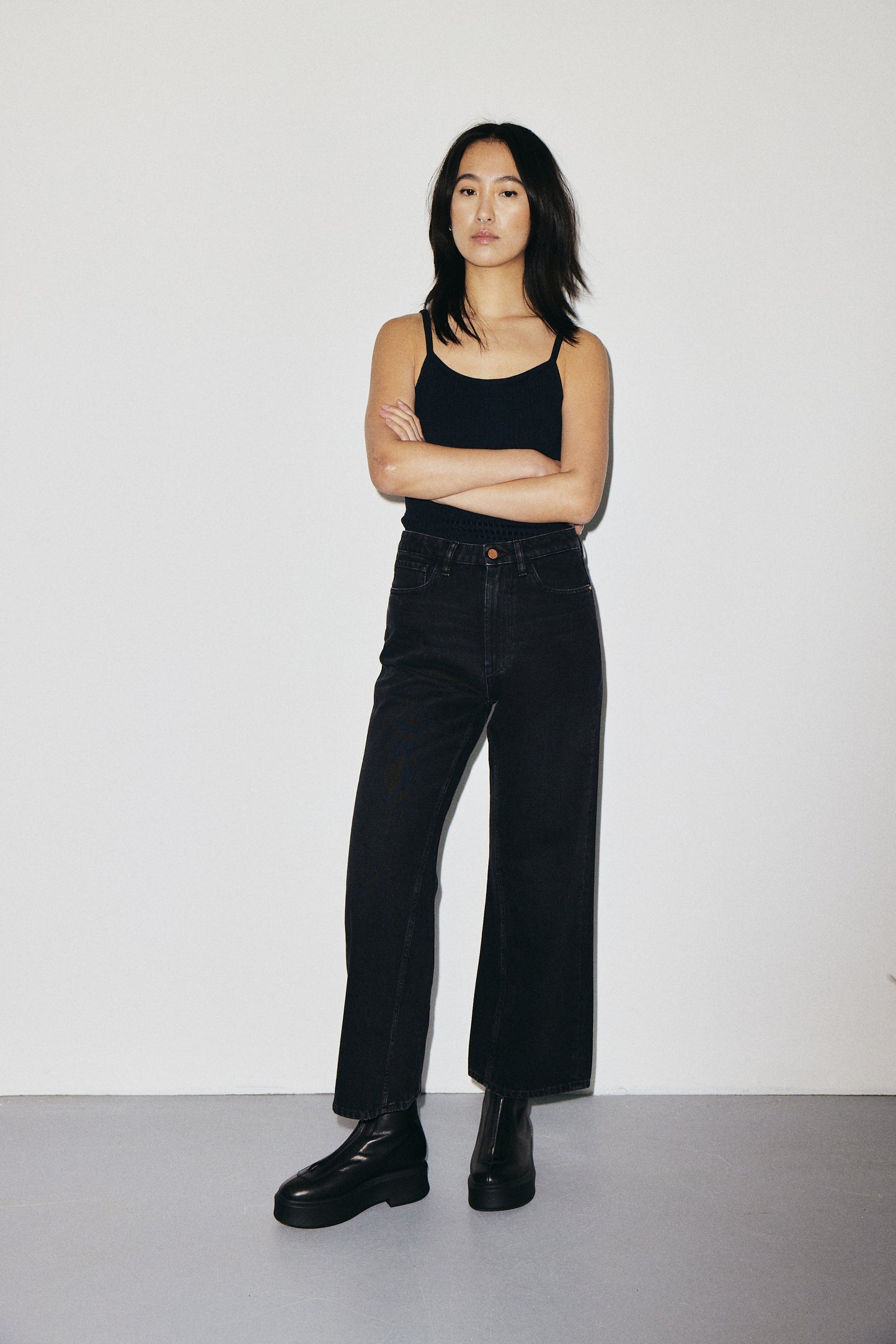 Aime 3x1 NYC high-rise cropped wide-leg jeans in regenerated rigid denim, vintage black — photo 2