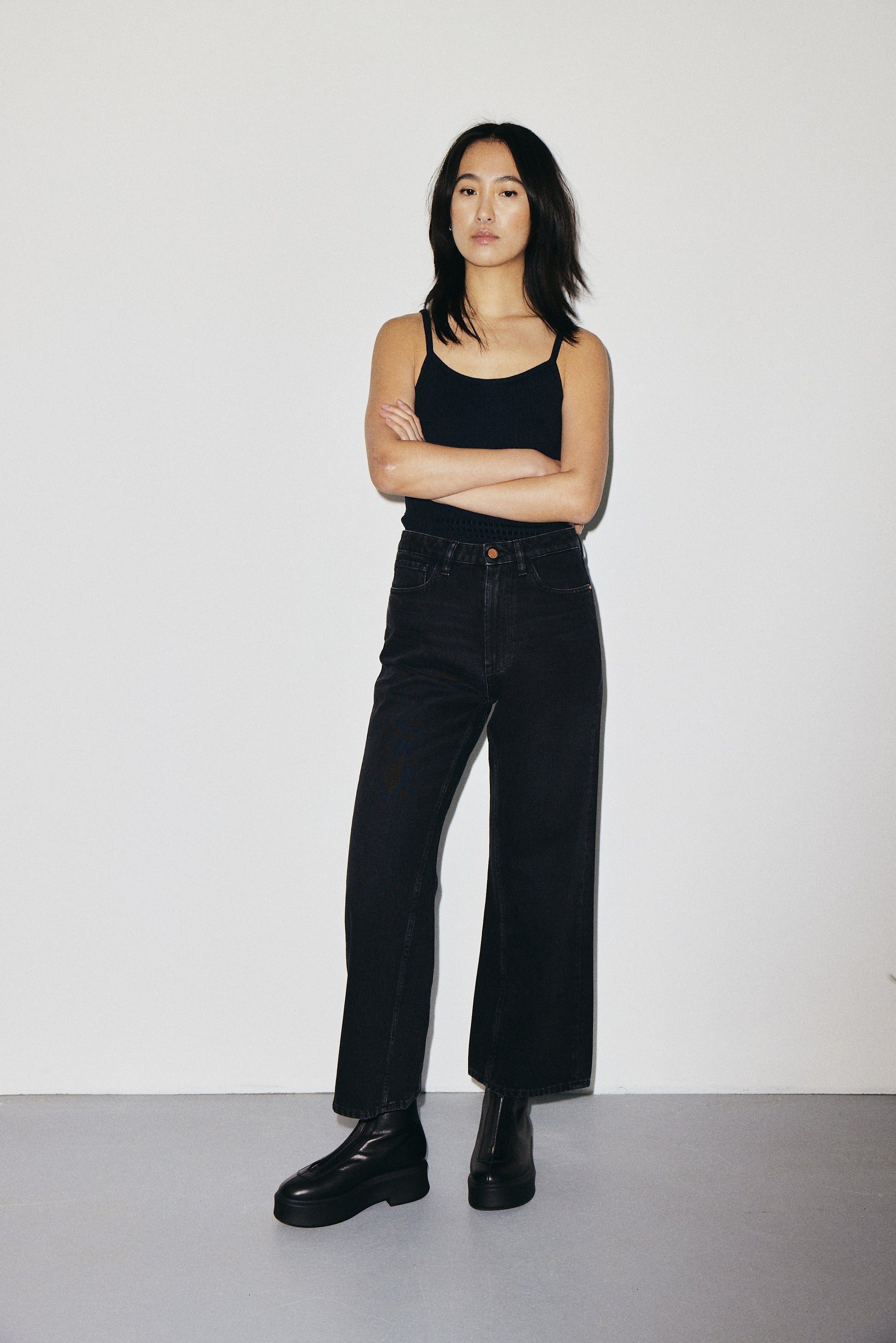 Aime 3x1 NYC high-rise cropped wide-leg jeans in regenerated rigid denim, vintage black — photo 2