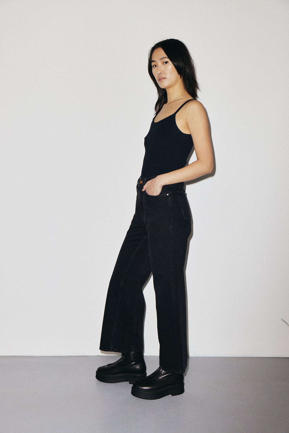 Aime 3x1 NYC high-rise cropped wide-leg jeans in regenerated rigid denim, vintage black — photo 4