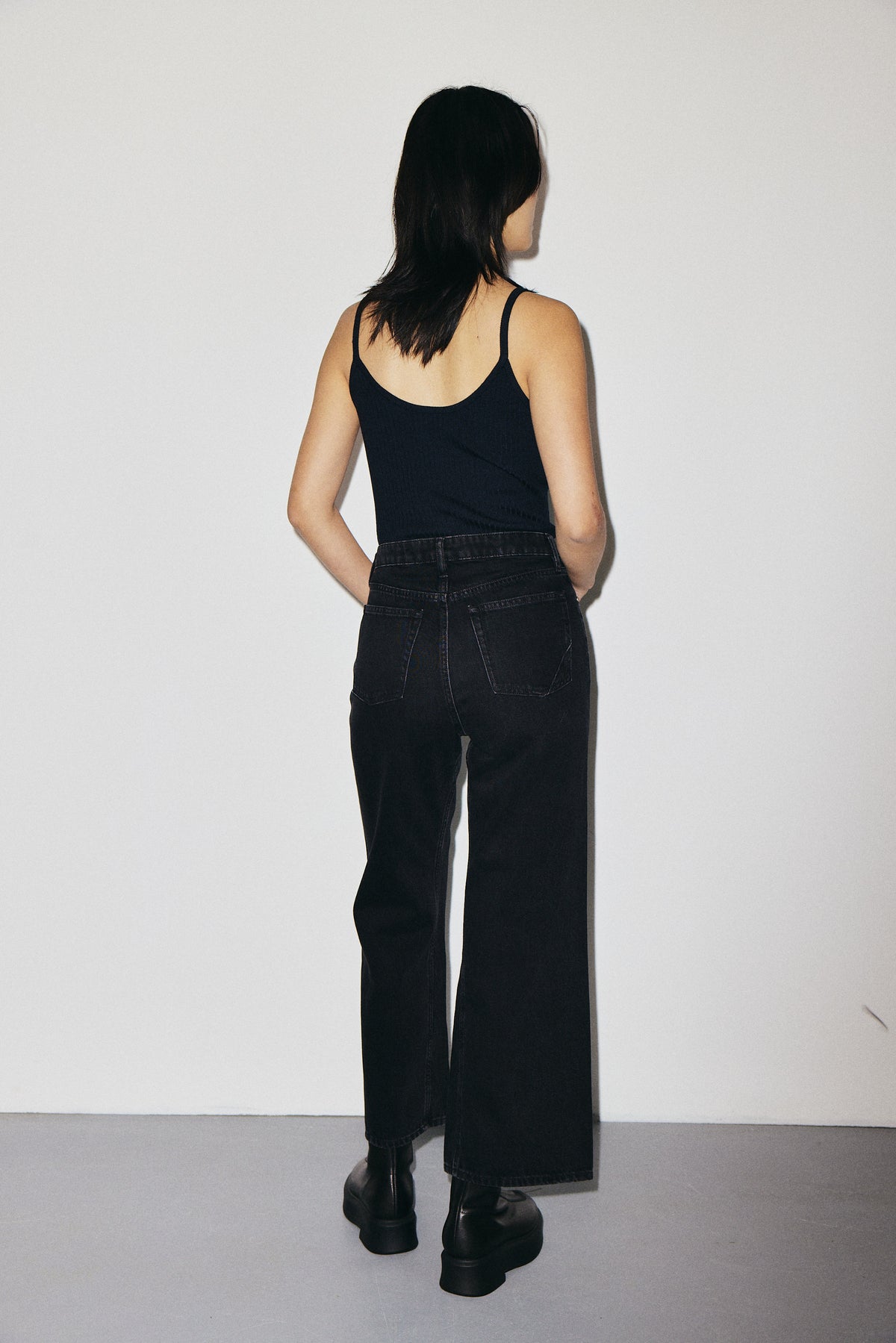 Aime 3x1 NYC high-rise cropped wide-leg jeans in regenerated rigid denim, vintage black — photo 8