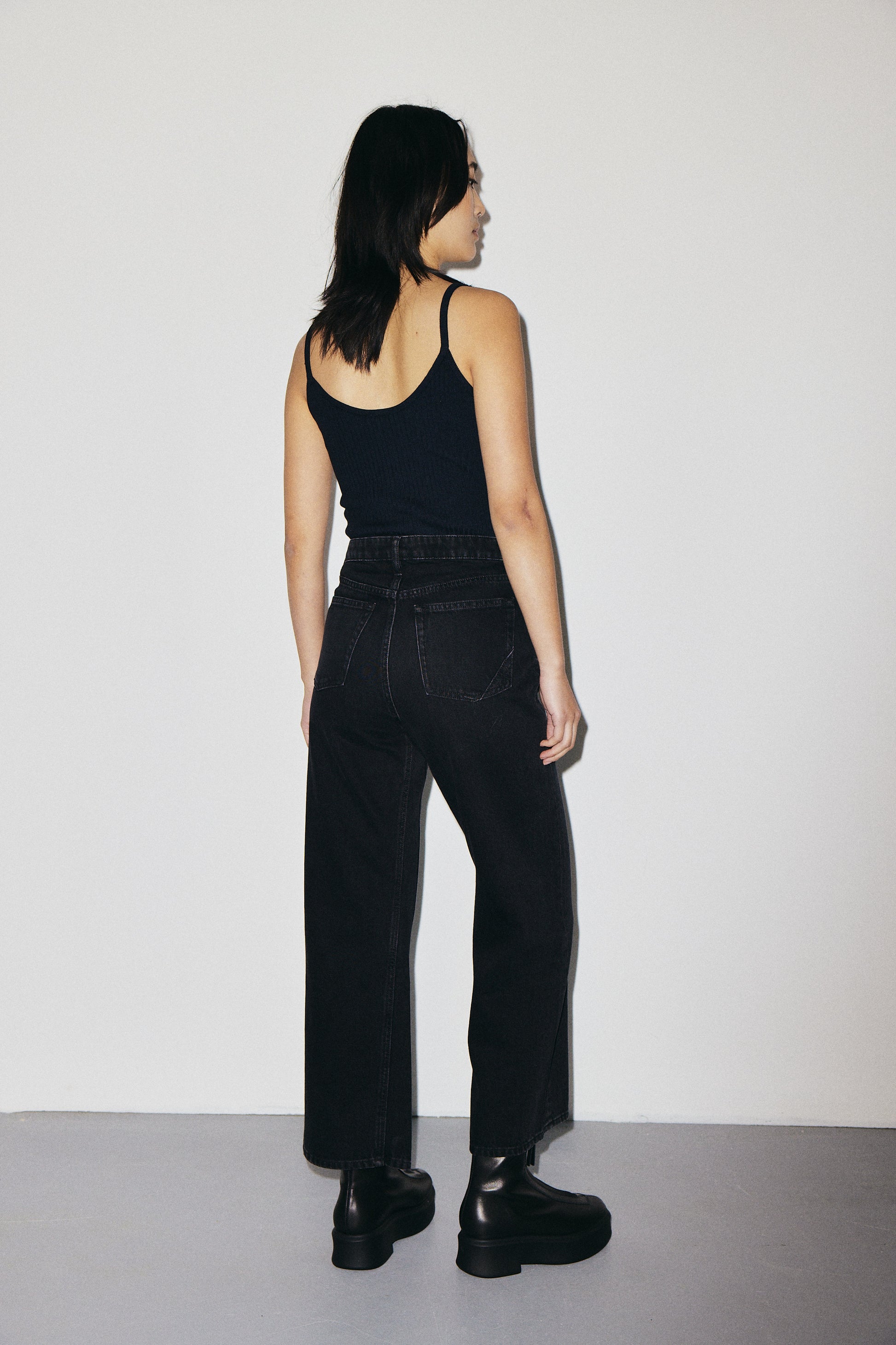 Aime 3x1 NYC high-rise cropped wide-leg jeans in regenerated rigid denim, vintage black — photo 9