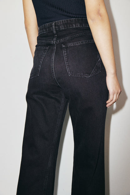 Aime 3x1 NYC high-rise cropped wide-leg jeans in regenerated rigid denim, vintage black — photo 13