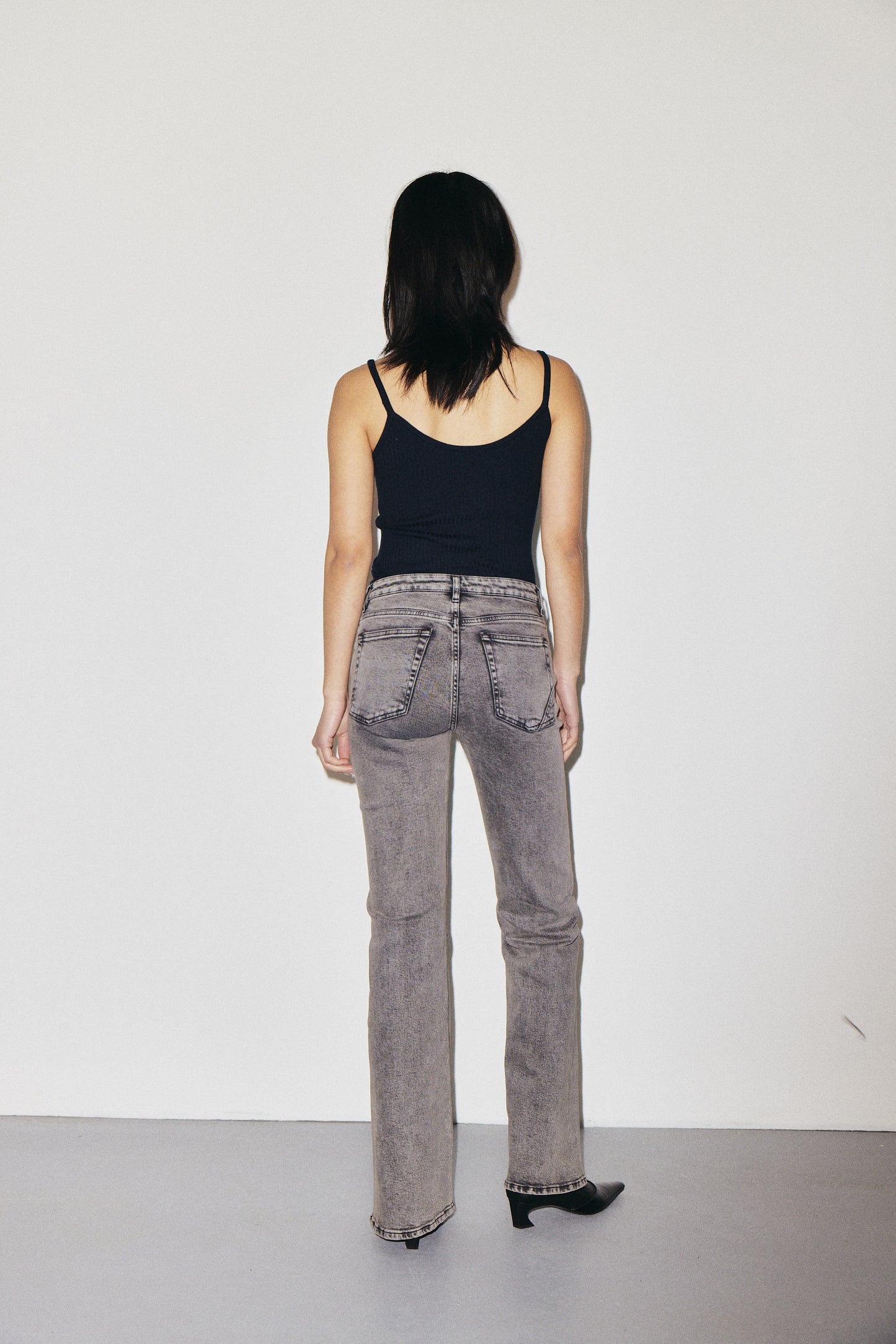 ALEXIA | WARM GREY