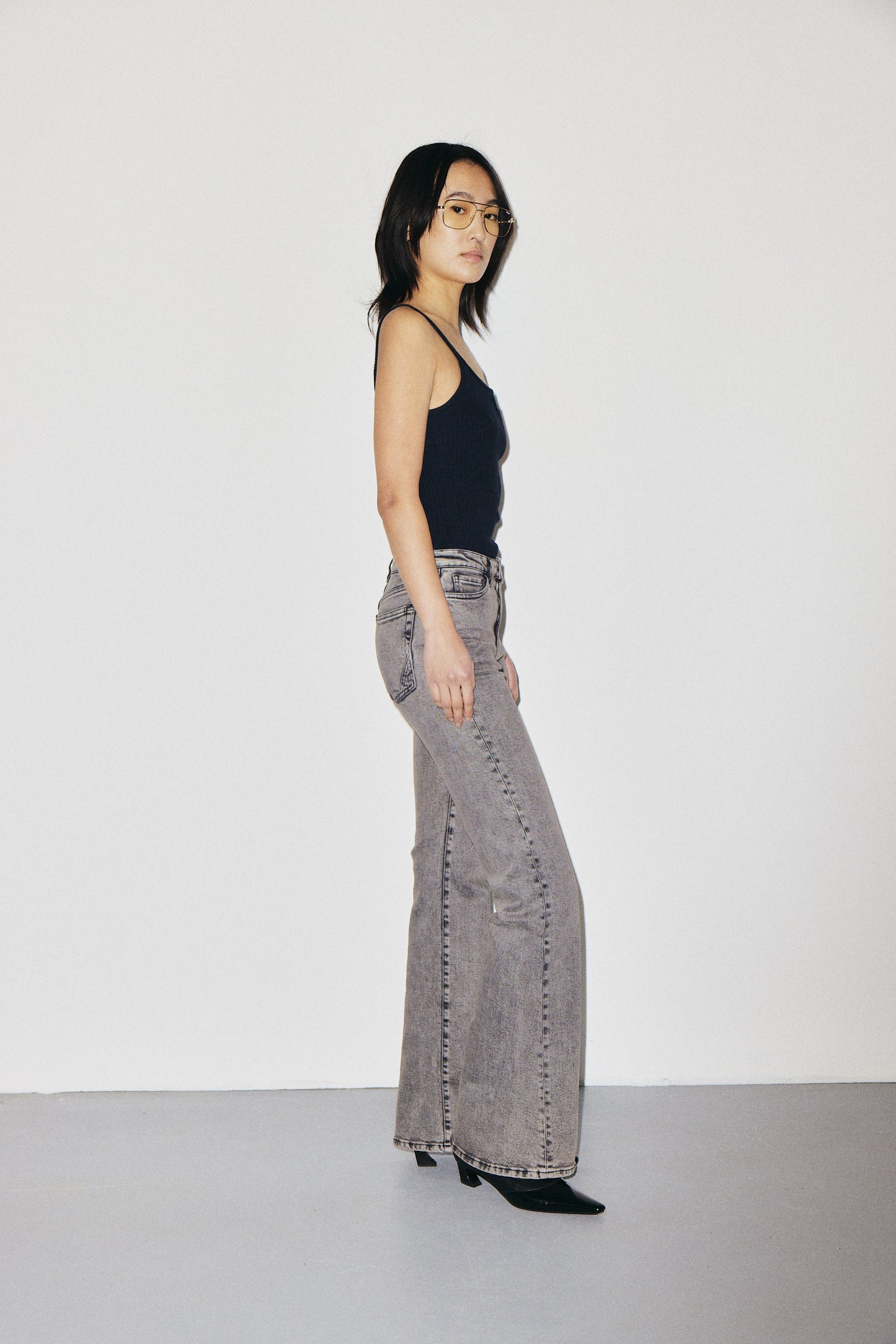 ALEXIA | WARM GREY