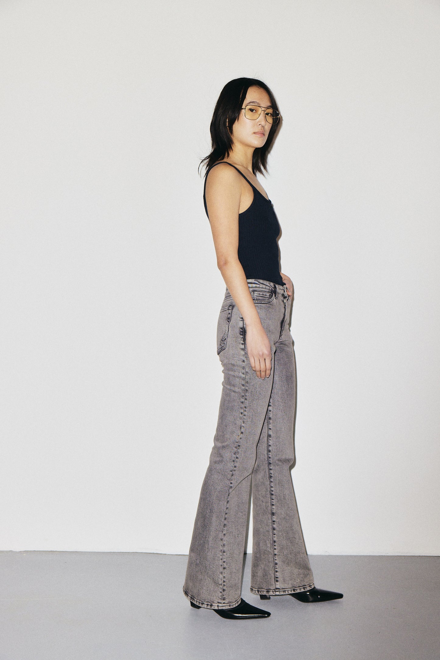 ALEXIA | WARM GREY