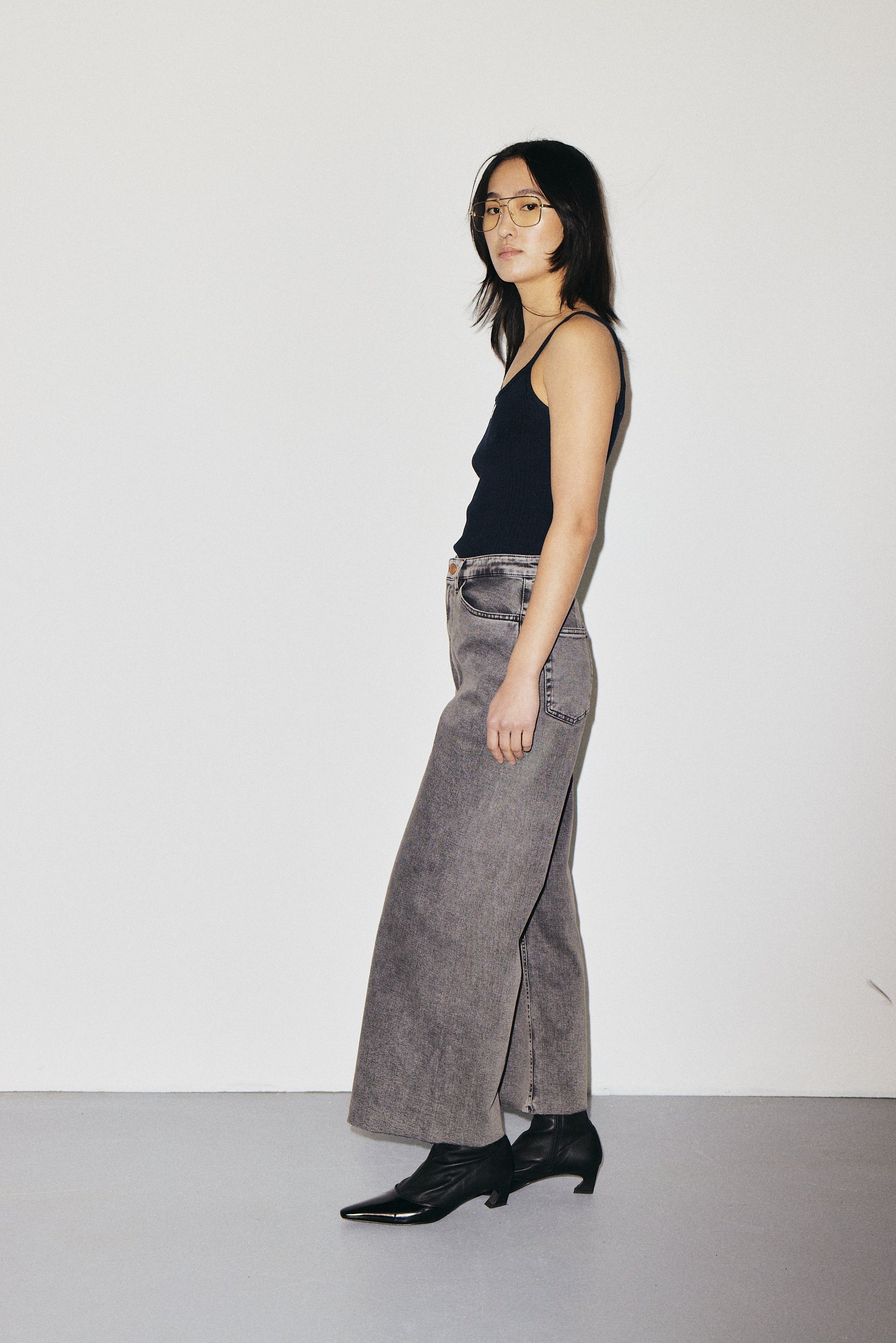 Hellen 3x1 NYC high-rise cropped jeans with raw hem, warm grey wash — photo 5