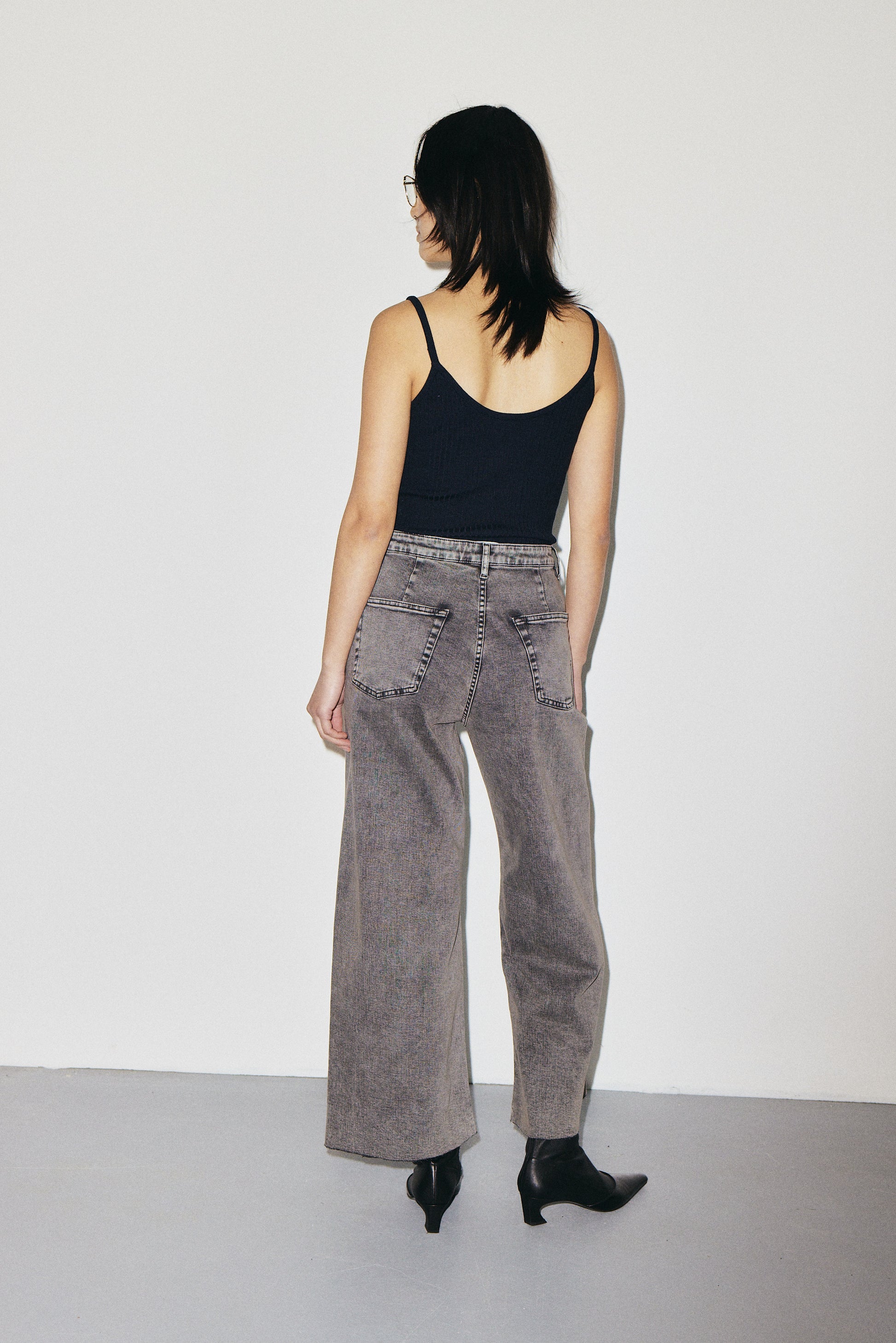 Hellen 3x1 NYC high-rise cropped jeans with raw hem, warm grey wash — photo 4