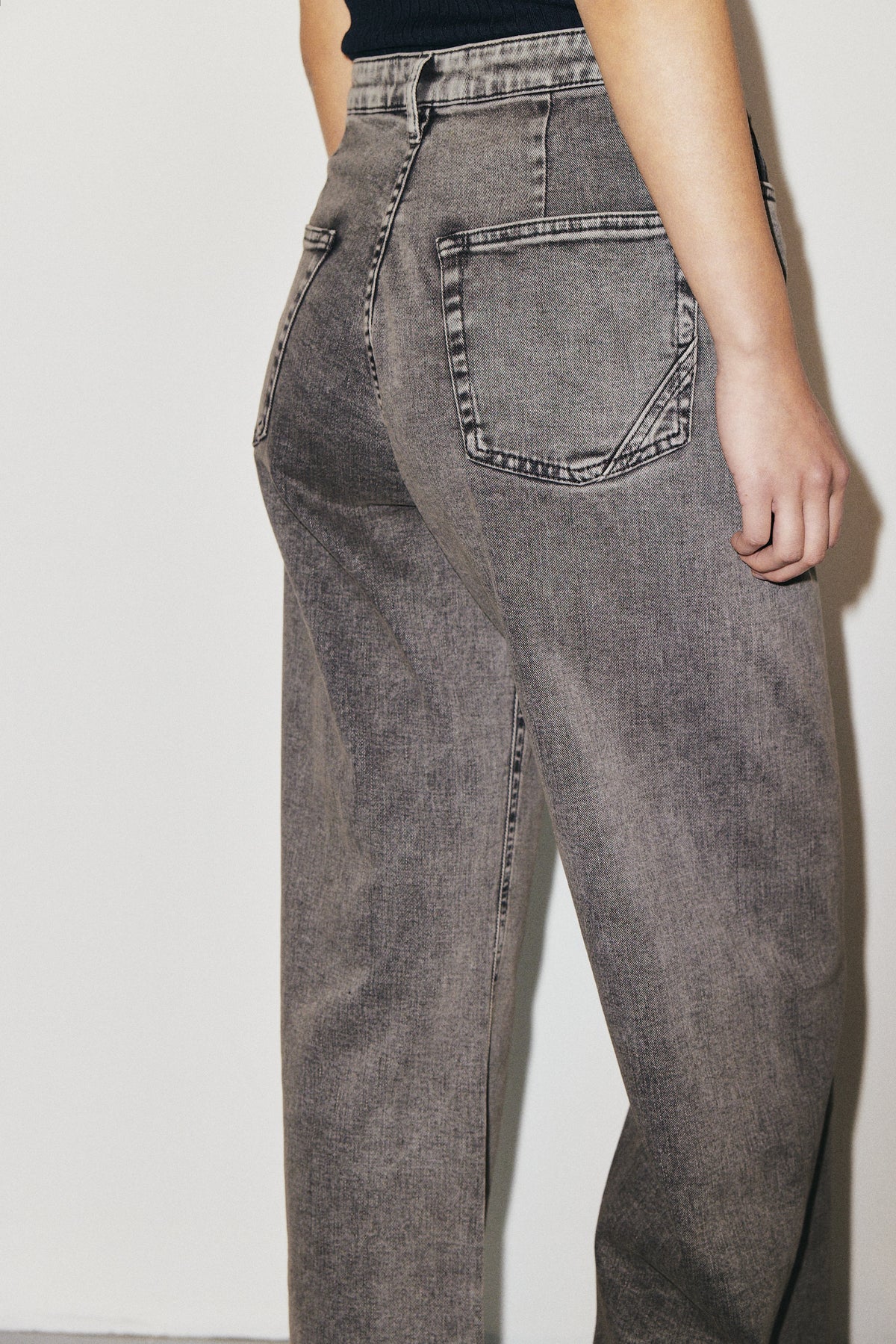Hellen 3x1 NYC high-rise cropped jeans with raw hem, warm grey wash — photo 8